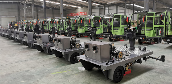 唐山欣发扫地车厂家_驾驶式电动扫地车_小型扫地机价格