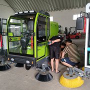 驾驶式电动扫地车清扫效果和效率怎么样？