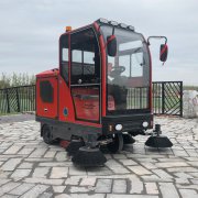 公路小型清扫车价格大概是多少，可以清扫哪些